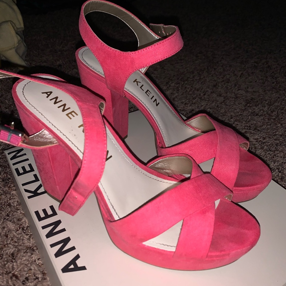 Heels - Picture 3 of 5